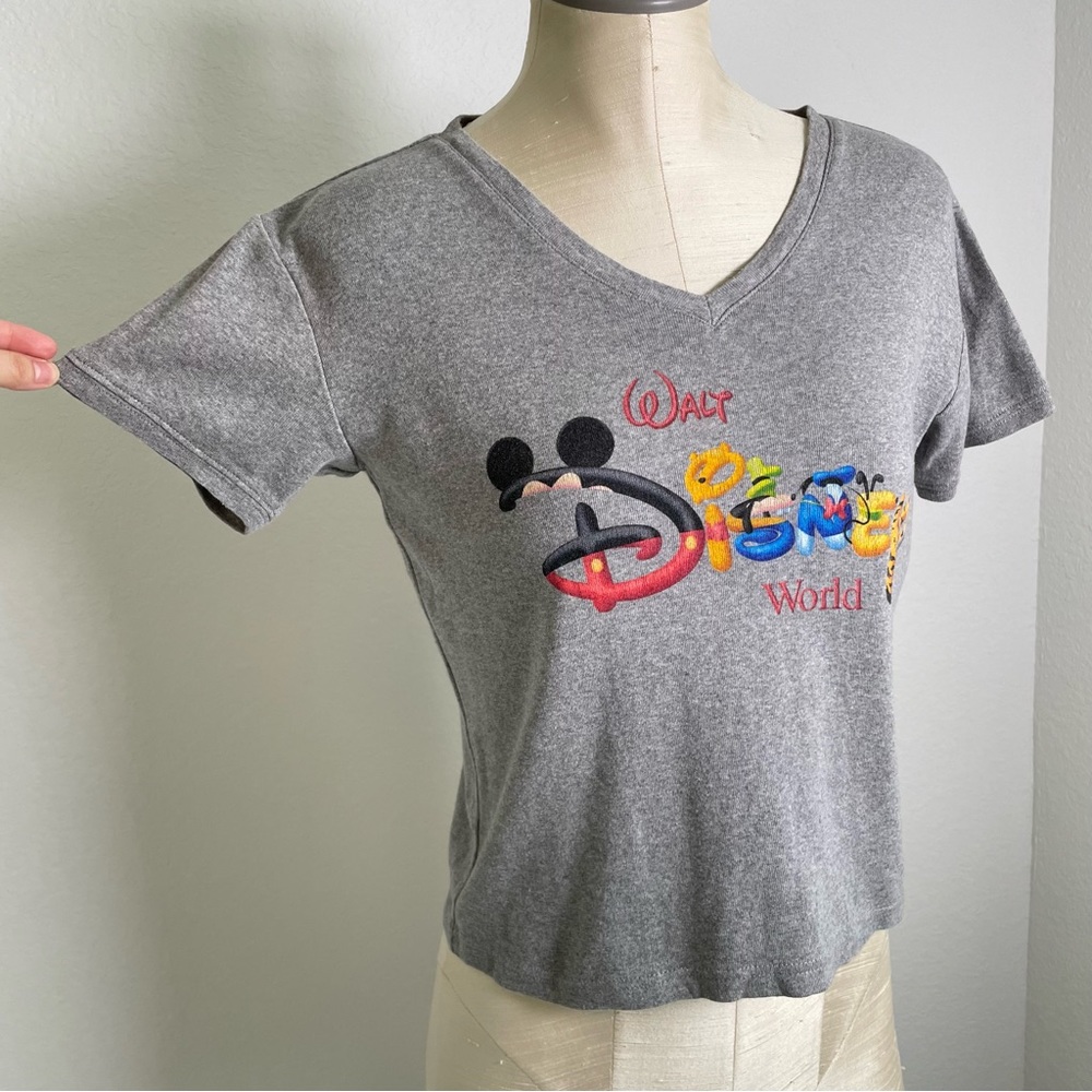 Walt Disney World Vintage Y2K Grey V-Neck Short Sleeve Top Size Small - Picture 4 of 11